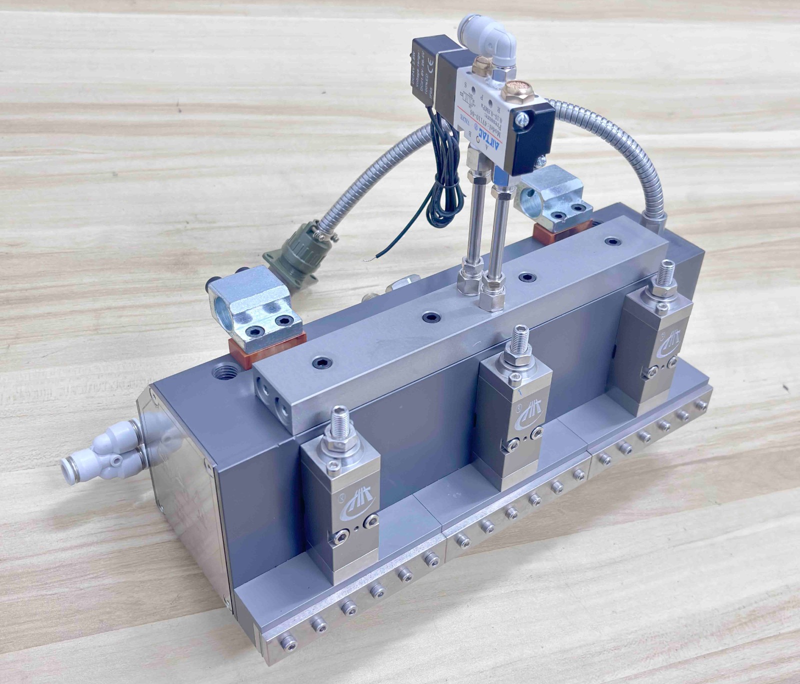 1764897497639237.jpg 1764897497639237.jpg